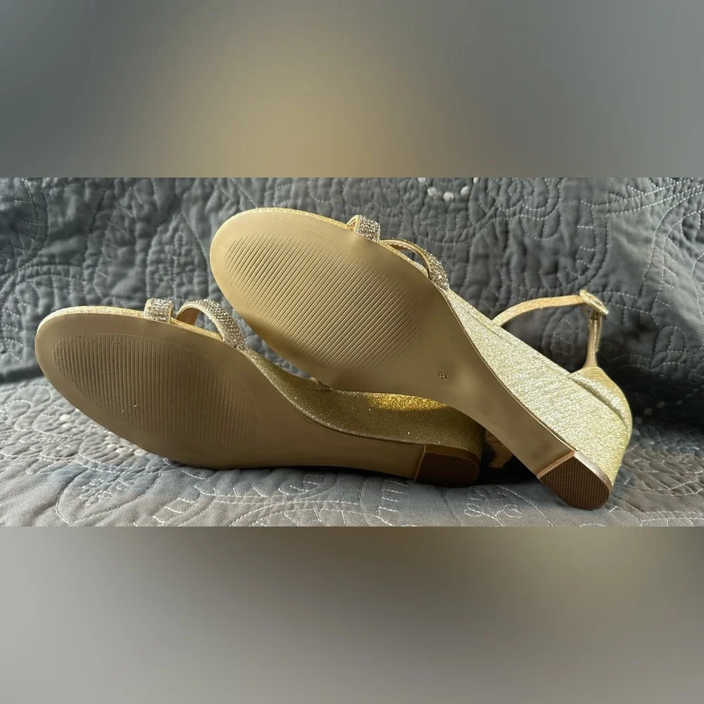American Glamour Badgley Mischka Kristi Gold Wedge Sandals NWT Size 8